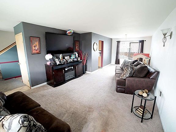 2nd image of 4003 Coachella Ct