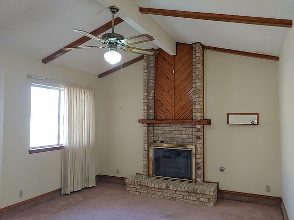 4th image of 4609 Maureen Cir