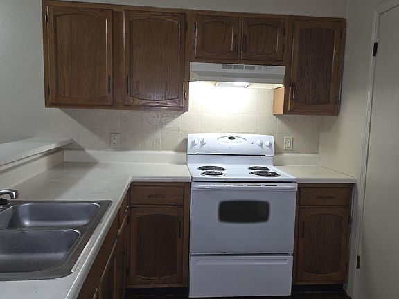 3rd image of 1001 W Maplewood St APT A