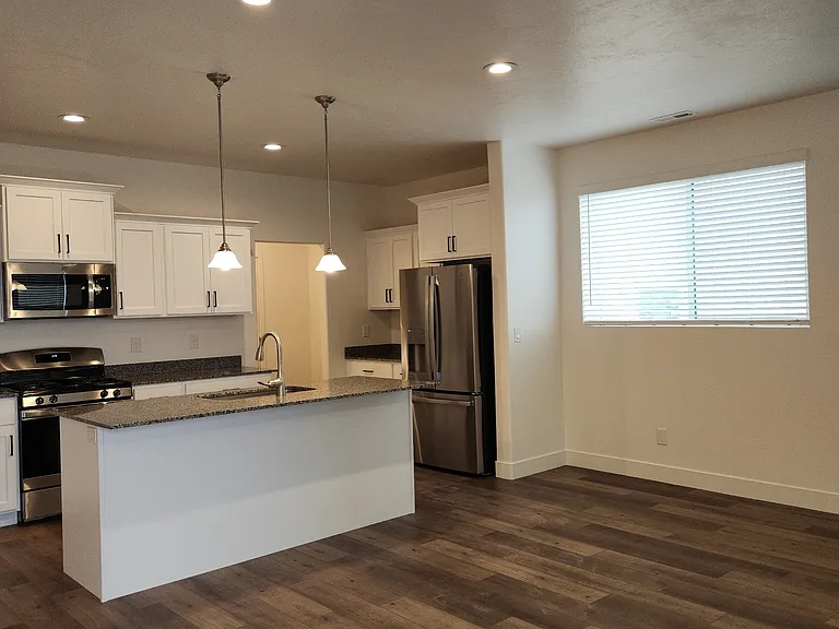 924 S 850 W #1 — Photo 12