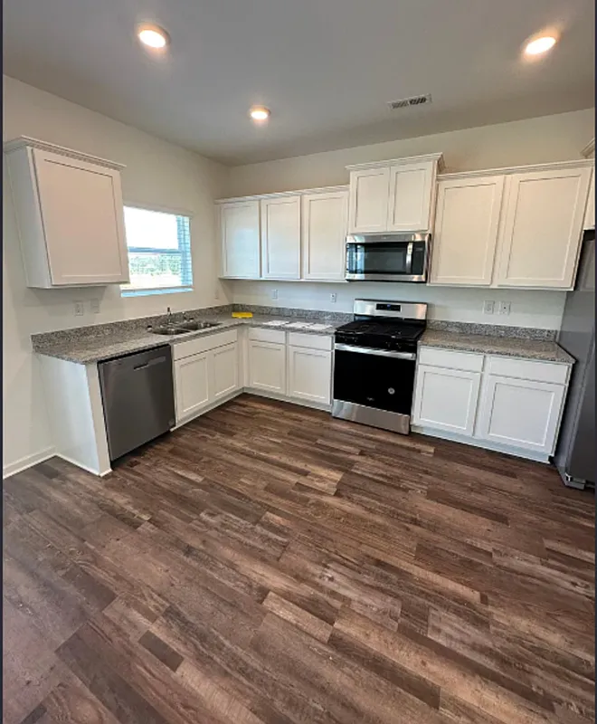 4 bed, 3.0 bath, 1613 sqft, $2,150 — Photo 3
