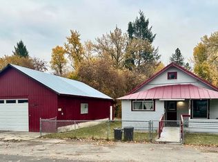 102 N 1st Ave, Ione, WA 99139