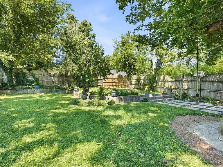 1305 Greenwood Ave — Photo 48