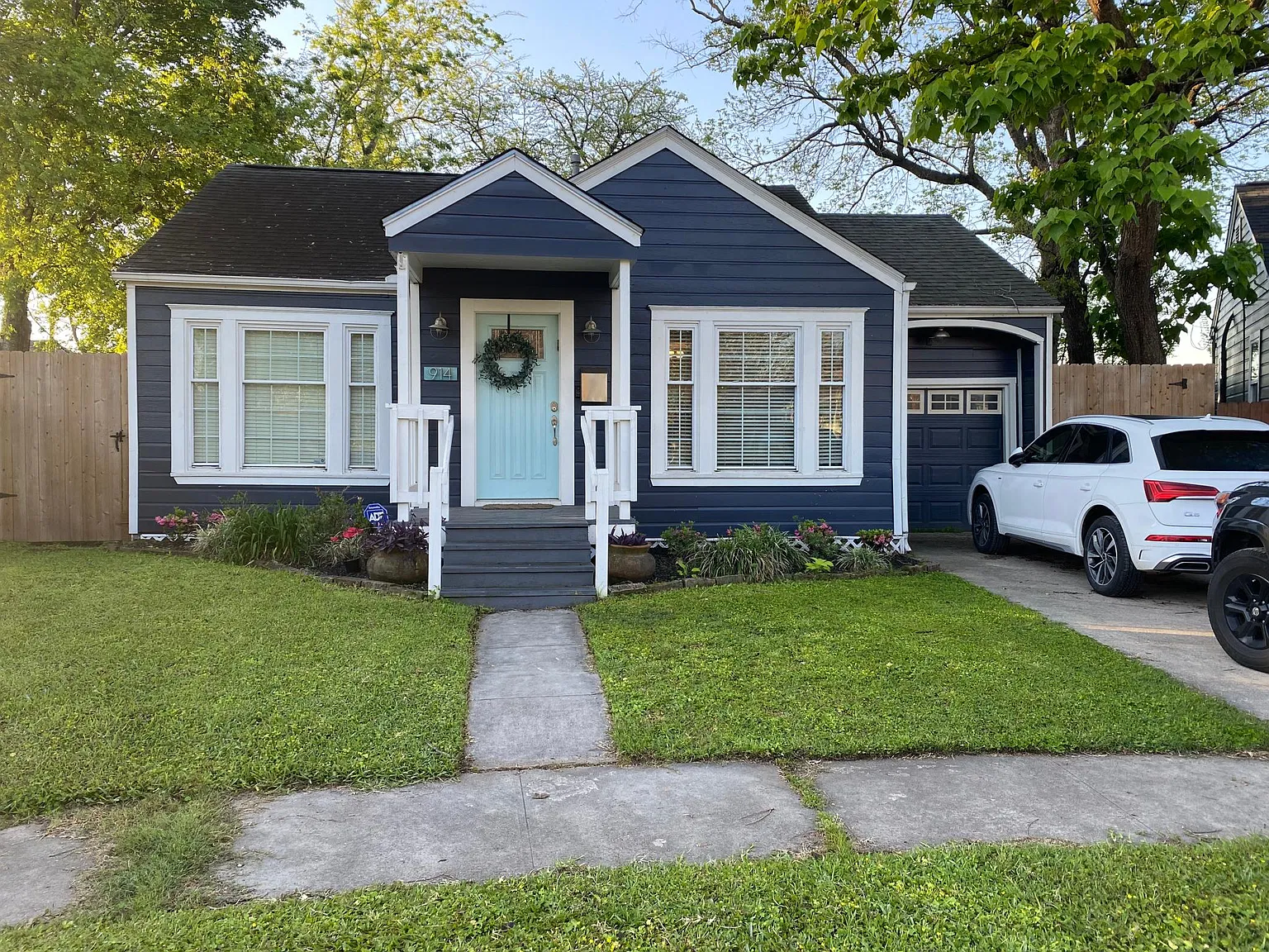 914 Dorothy St — Photo 1