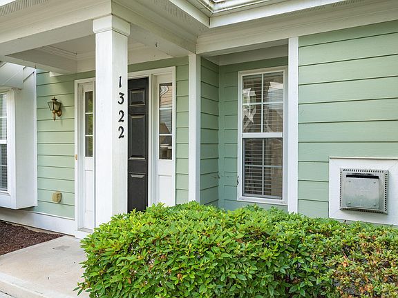 4th image of 1322 Legacy Greene Ave