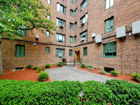 14 Metropolitan Oval #8G, Bronx, NY 10462