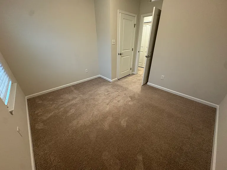 205 Cranesbill Dr — Photo 6