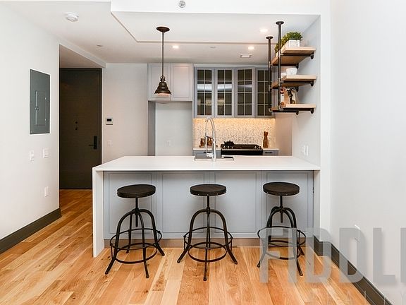 3rd image of 26 West St #4KK