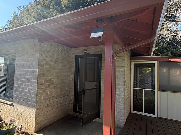 3rd image of 1332 Thompson Ave