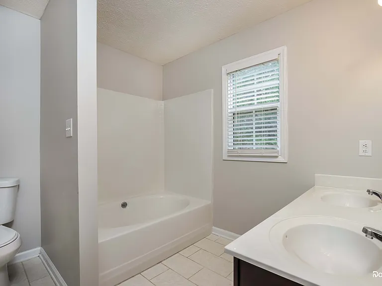15 Hawthorne Ln — Photo 13