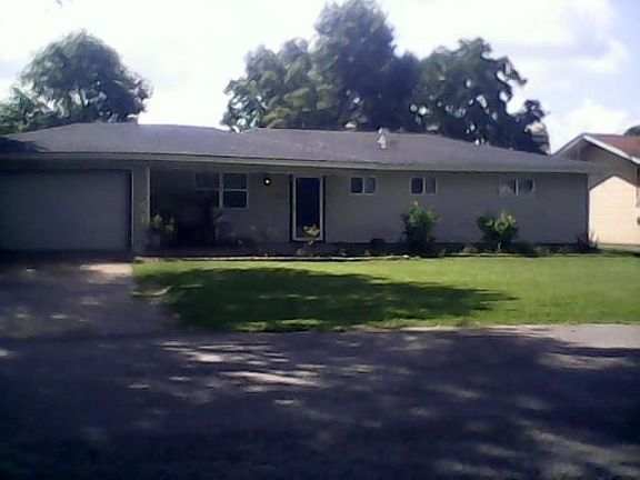 2nd image of 3313 Seattle St