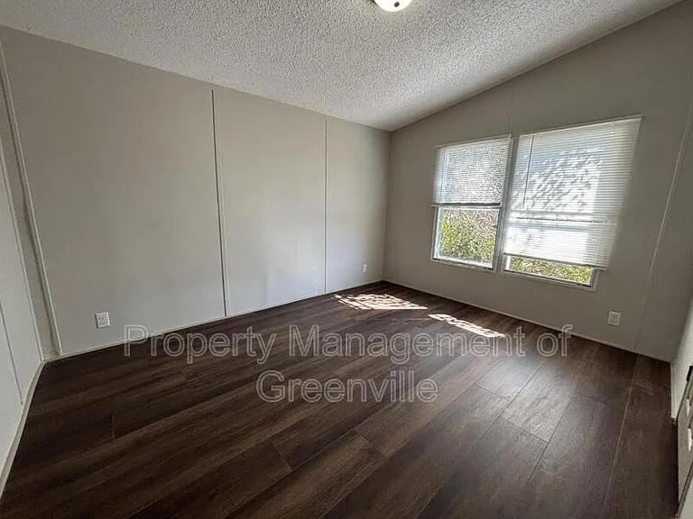 102 Tifton Ct — Photo 4