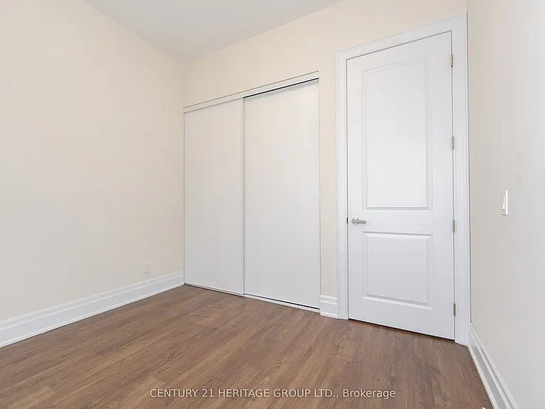 9075 Jane St #Penthouse 02 — Photo 31