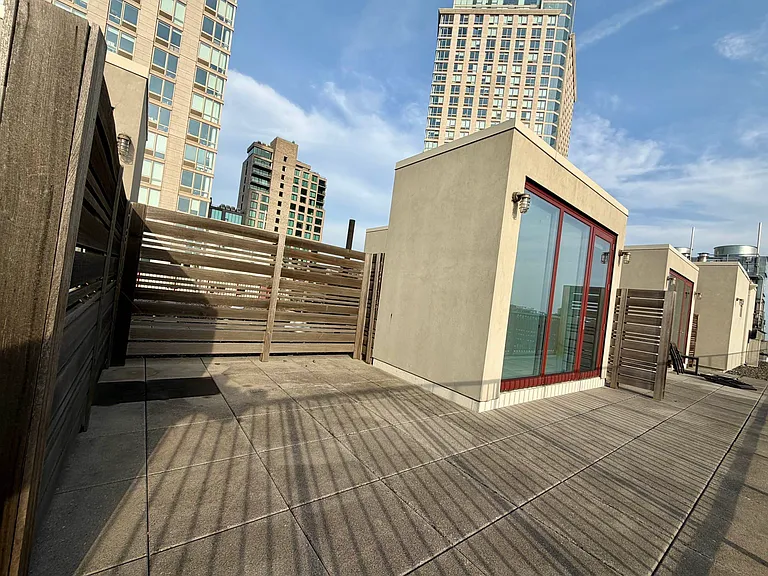22-22 Jackson Ave #Penthouse 3 — Photo 11