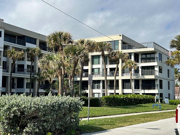 4th image of 665 SE 21st Avenue #309