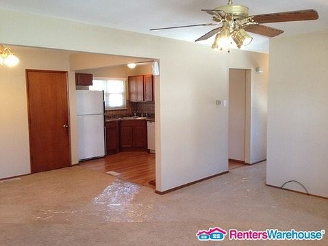 3rd image of 1529 Pontmain Dr