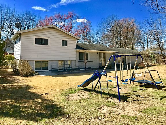 3rd image of 13707 Marianna Dr