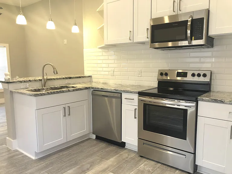 603 Devine St #2 — Photo 6