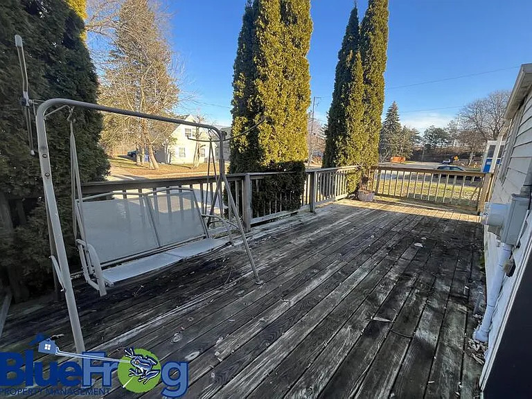 1131 S Greenwood Ave — Photo 16