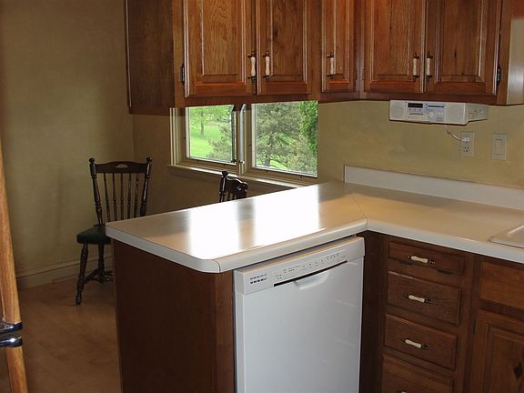 5th image of 2980 Oak Crest Dr