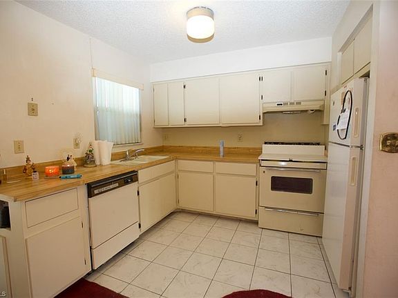 5th image of 918 Hudson Ave