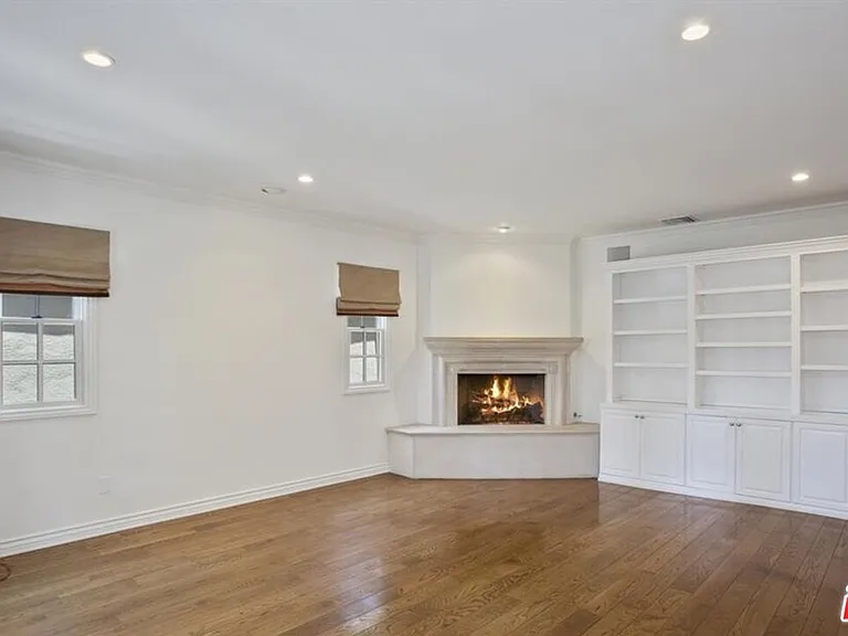 530 Westmount Dr — Photo 12