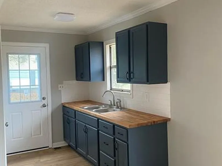 53 Banks Dr #1 — Photo 7