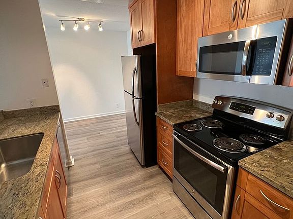 4th image of 1222 Oak Grove Ave APT 206