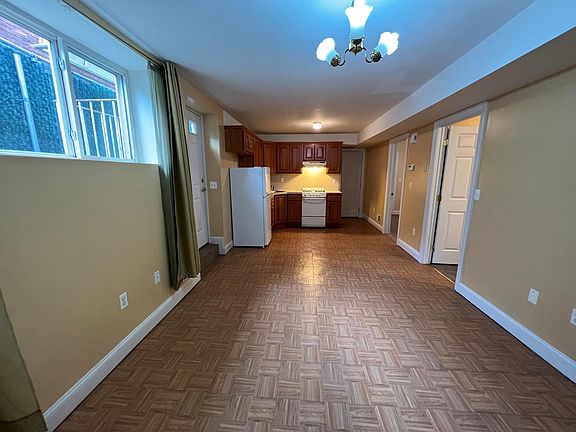 3rd image of 21 Steele Ave Unit B