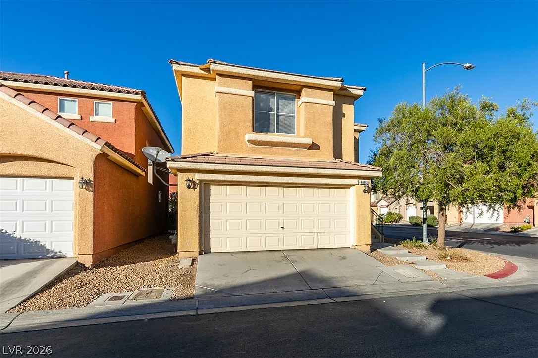 3 bed, 2.5 bath, 1667 sqft, $1,800 — Photo 2