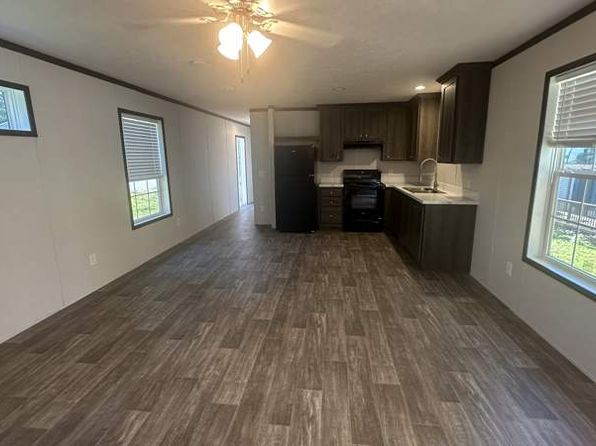 43 Pine Path Ln