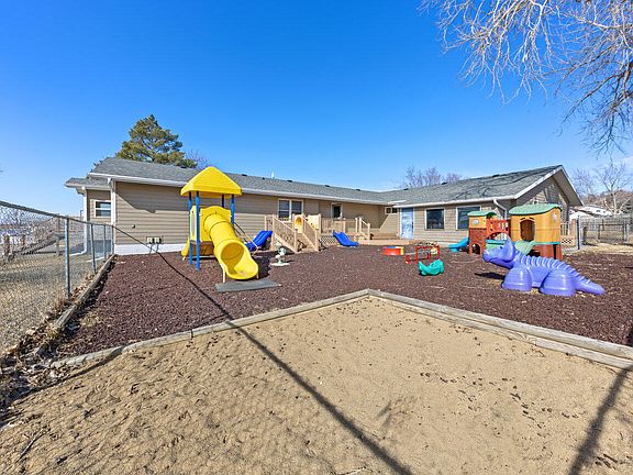 4th image of 2400 E Capitol Ave