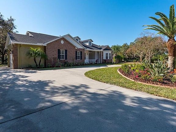 3rd image of 8805 Crosswood Ct