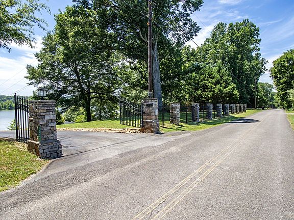 5th image of 1051 Hiwassee Cir