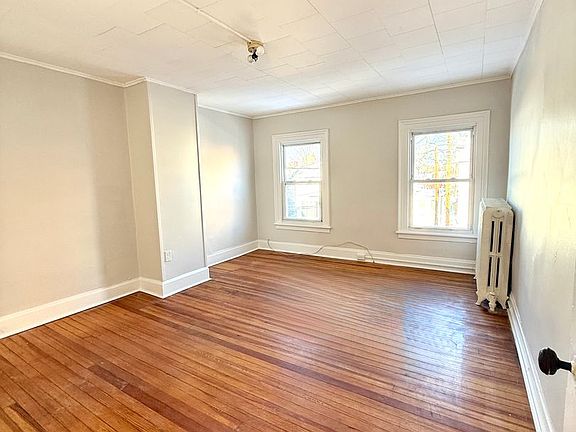 4th image of 129 Clinton Ave APT 4