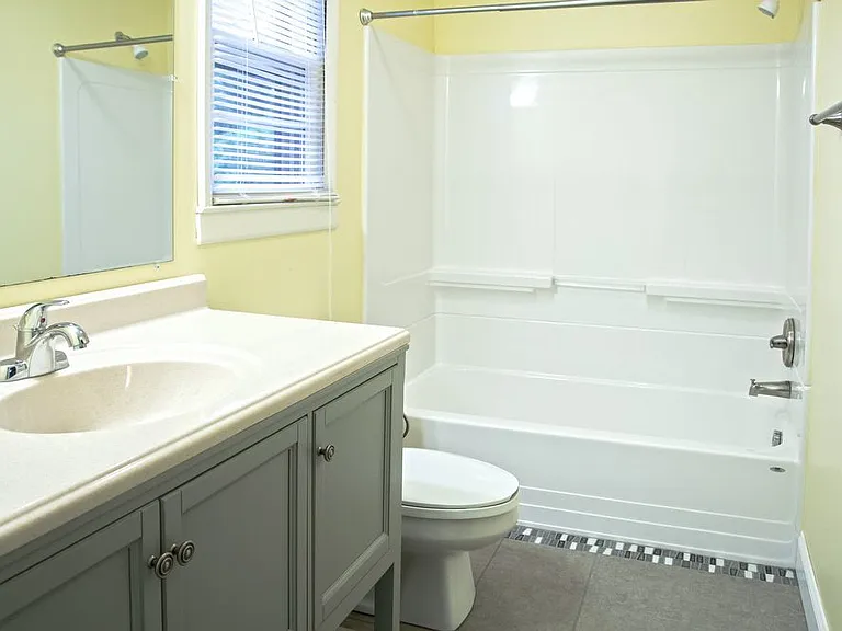 601 Parkway Blvd — Photo 10