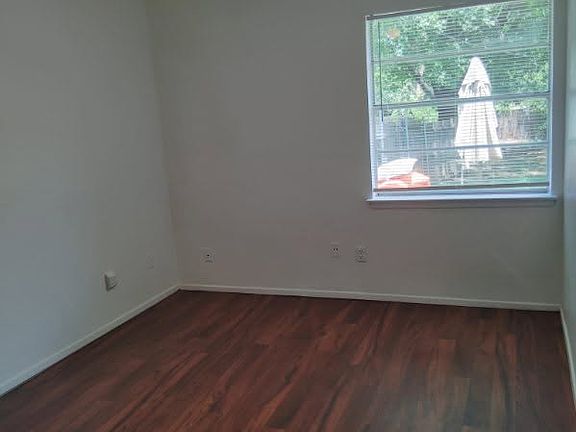 3rd image of 105 Pine Meadow Dr #B