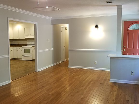 2nd image of 512 Anne Ave