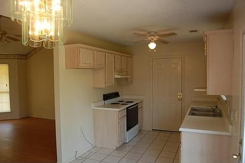 5th image of 2510 Pearl Blvd