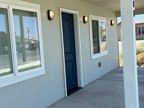 4th image of 710 8th St