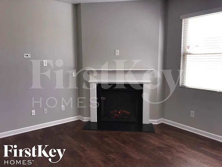5519 Luther Ct — Photo 2