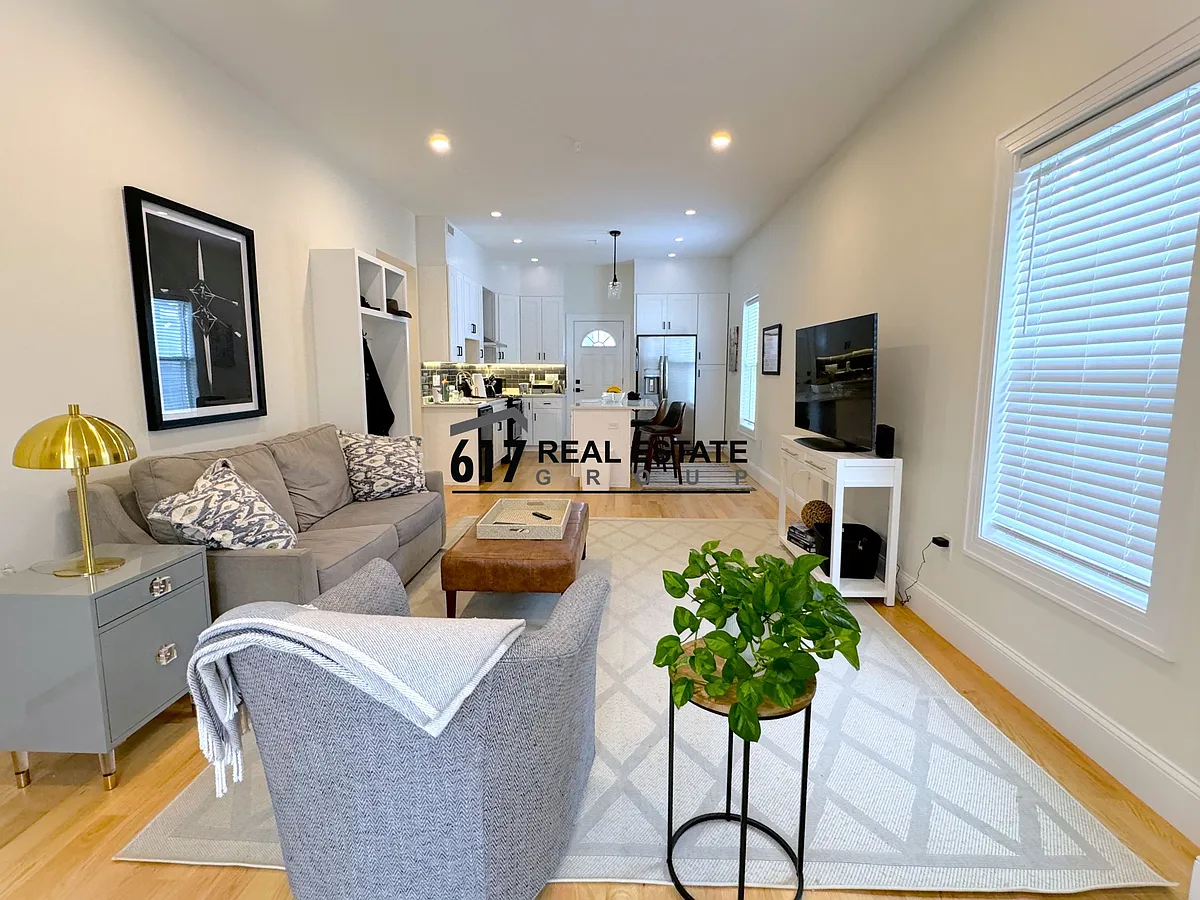 Building Photo - 58 Springfield St #3