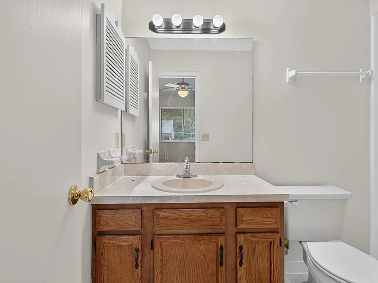 1445 Classic Oak Rd W — Photo 18