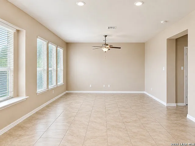 3 bed, 2.5 bath, 2176 sqft, $2,000 — Photo 4