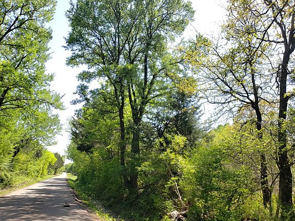 4th image of 946 County Road 1036