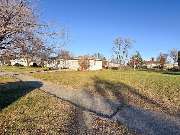 302 S Linn St, Roland, IA 50236