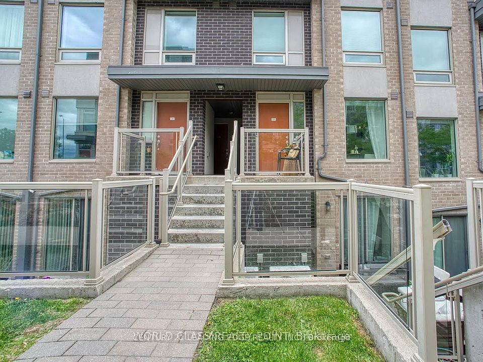 1st image of 7 Applewood Ln E #221