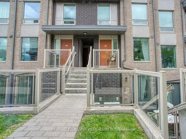 7 Applewood Ln E #221, Toronto, ON M9C 0C1