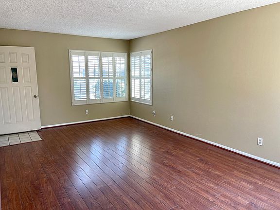 2nd image of 2865 Oradon Way