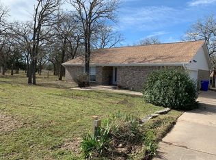 1302 Jones St, Smithville, TX 78957